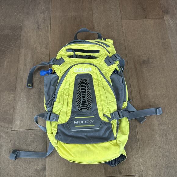 CamelBak MULE NV Hydration Backpack 100oz Hi-Vis Yellow Cycling Hiking - Picture 1 of 5
